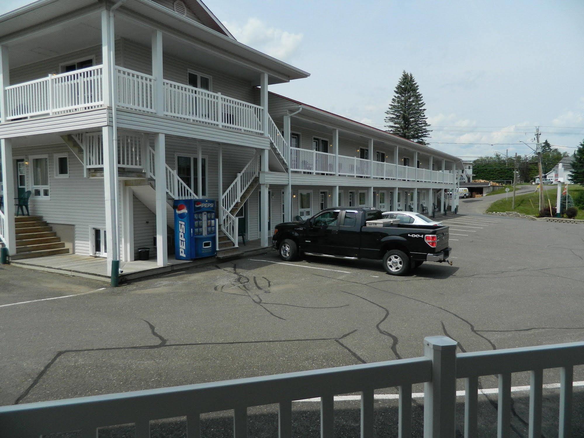 Hilltop Motel & Restaurant Grand Falls Exterior foto